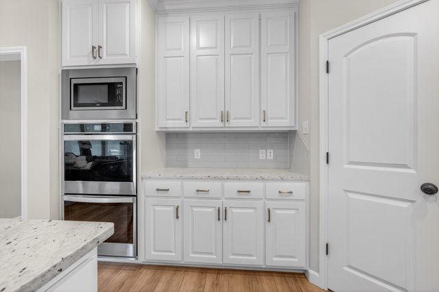 5915 Beals Creek Dr, Midland, TX 79707