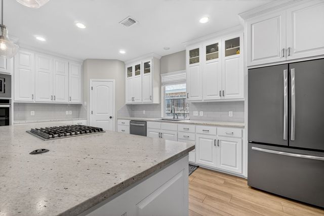 5915 Beals Creek Dr, Midland, TX 79707