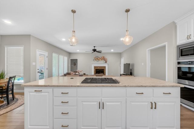 5915 Beals Creek Dr, Midland, TX 79707