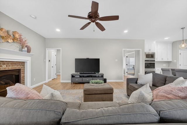 5915 Beals Creek Dr, Midland, TX 79707