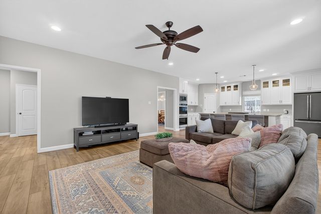 5915 Beals Creek Dr, Midland, TX 79707