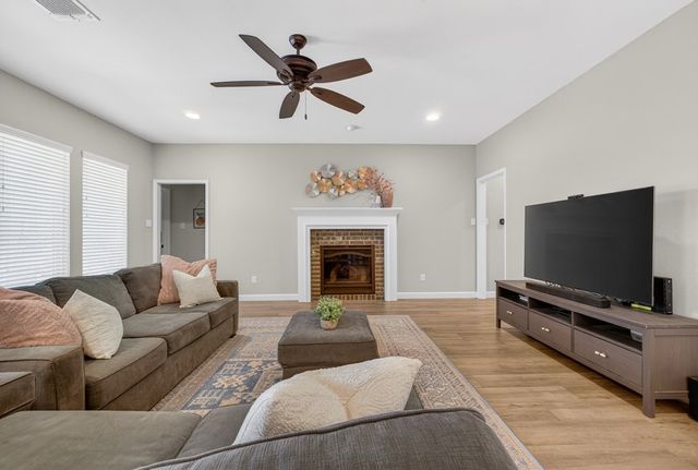 5915 Beals Creek Dr, Midland, TX 79707