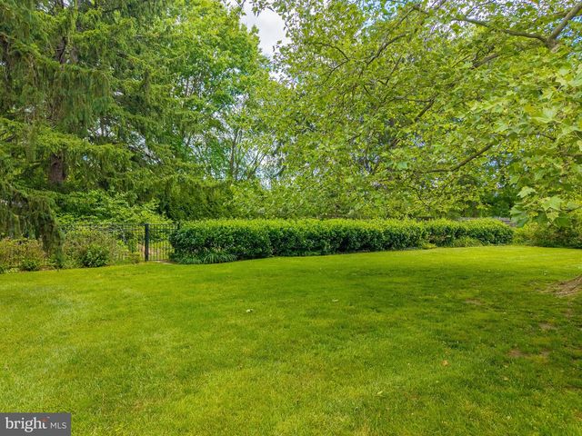 406 VILLAGE, Princeton Junction, NJ 08550