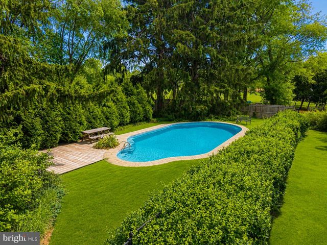406 VILLAGE, Princeton Junction, NJ 08550
