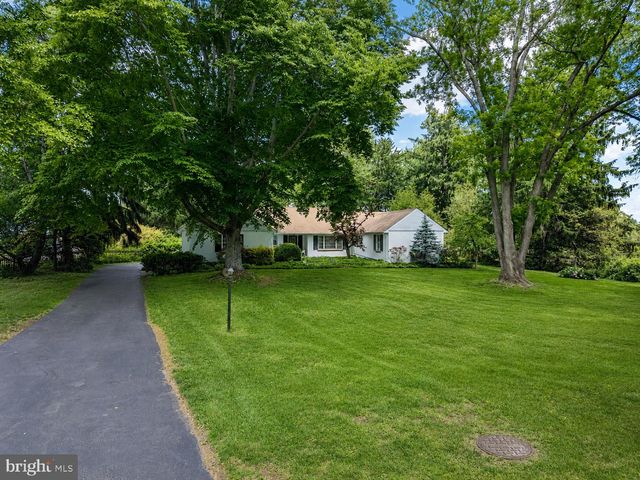 406 VILLAGE, Princeton Junction, NJ 08550