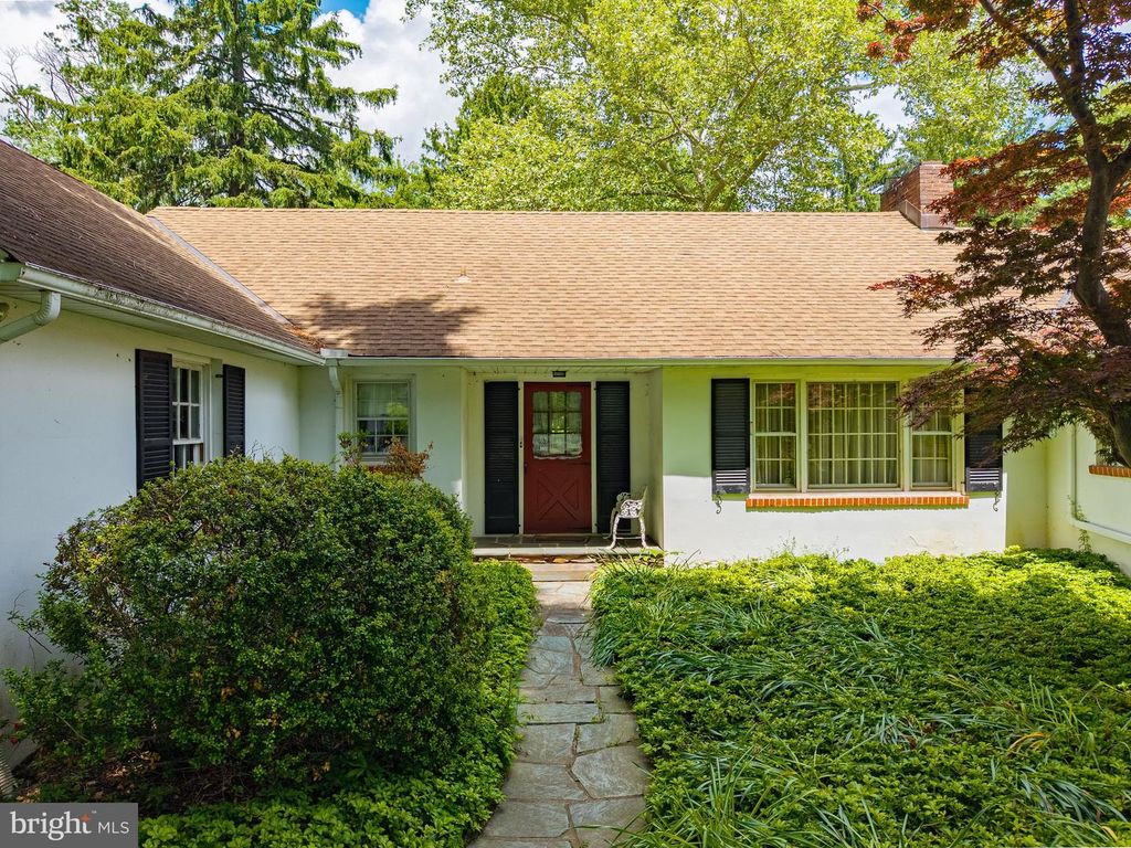 406 VILLAGE, Princeton Junction, NJ 08550