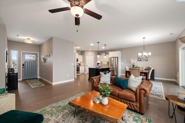 6045 W 41st Ave, Kennewick, WA 99338