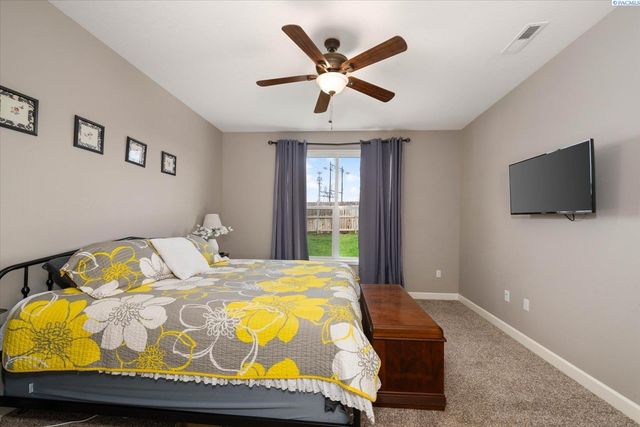 6045 W 41st Ave, Kennewick, WA 99338