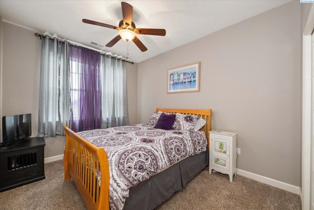 6045 W 41st Ave, Kennewick, WA 99338