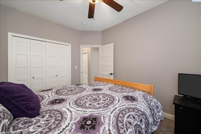 6045 W 41st Ave, Kennewick, WA 99338