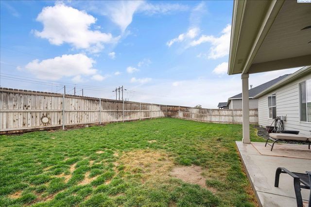 6045 W 41st Ave, Kennewick, WA 99338