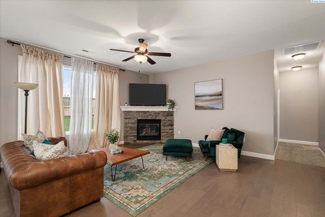 6045 W 41st Ave, Kennewick, WA 99338