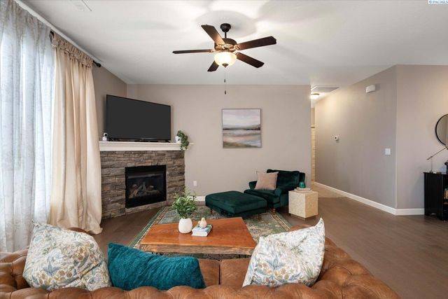 6045 W 41st Ave, Kennewick, WA 99338