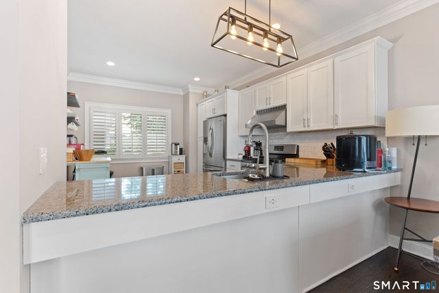 91 West Broad Street APT 13, Stamford, CT 06902