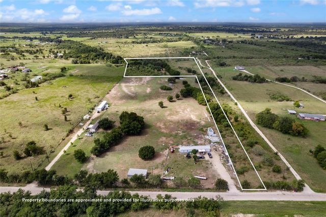235 Alexandra LN, Dale, TX 78616