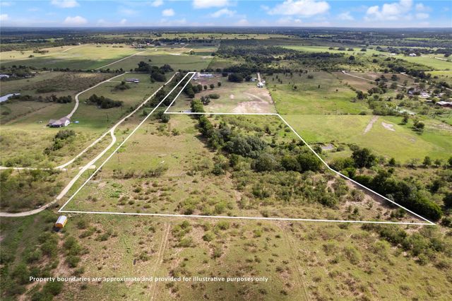 235 Alexandra LN, Dale, TX 78616