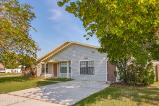7453 AMANDAS CROSSING Drive N, Jacksonville, FL 32244