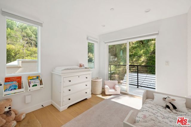 2350 Landa Street, Los Angeles, CA 90039