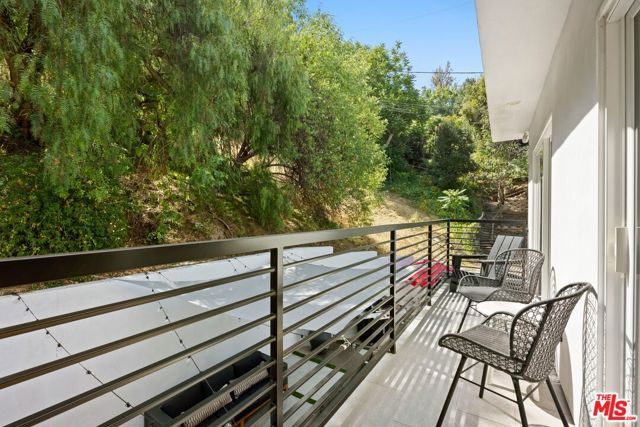 2350 Landa Street, Los Angeles, CA 90039