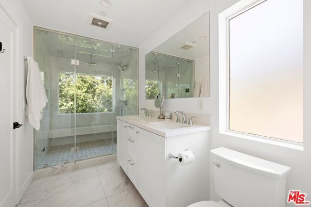 2350 Landa Street, Los Angeles, CA 90039