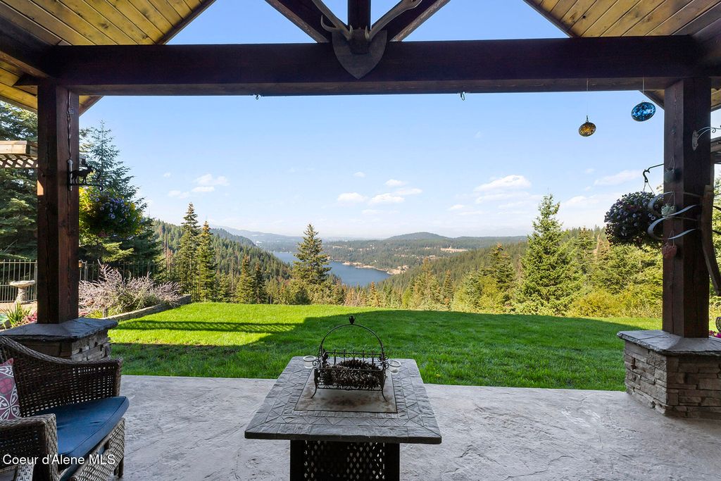 995 S SADDLEBACK DR, Coeur d'Alene, ID 83814 photo 2