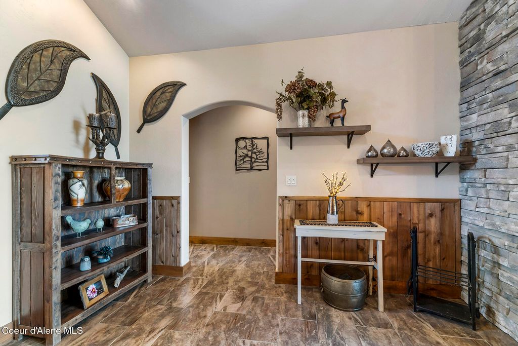 995 S SADDLEBACK DR, Coeur d'Alene, ID 83814 photo 6