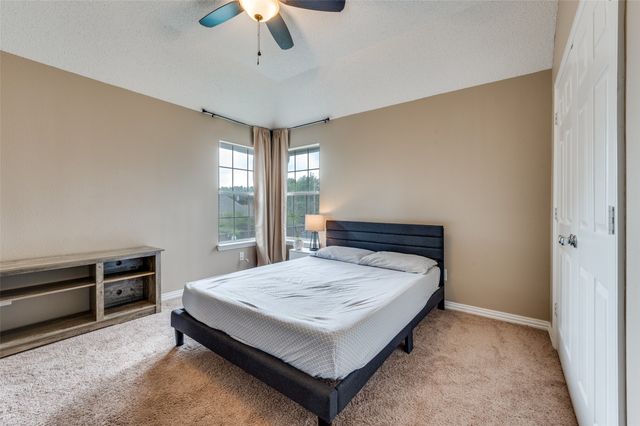 2106 Hunter Place Lane, Arlington, TX 76006