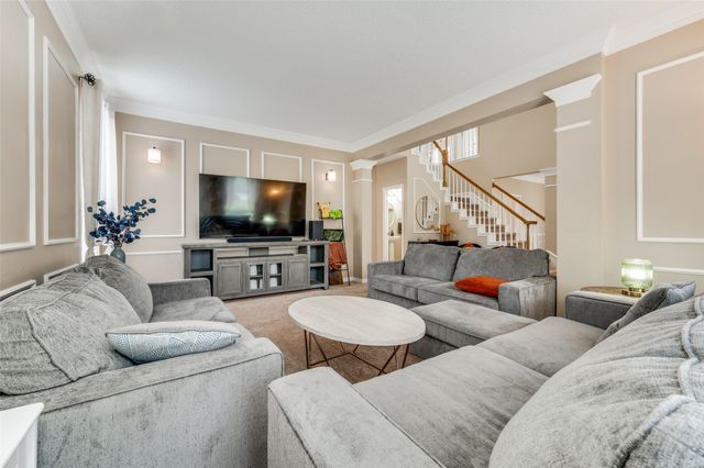 2106 Hunter Place Lane, Arlington, TX 76006