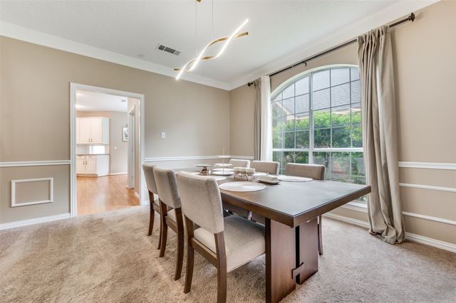 2106 Hunter Place Lane, Arlington, TX 76006