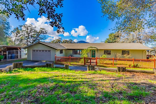 40733 Big Oak Flat Road N, Oakhurst, CA 93644