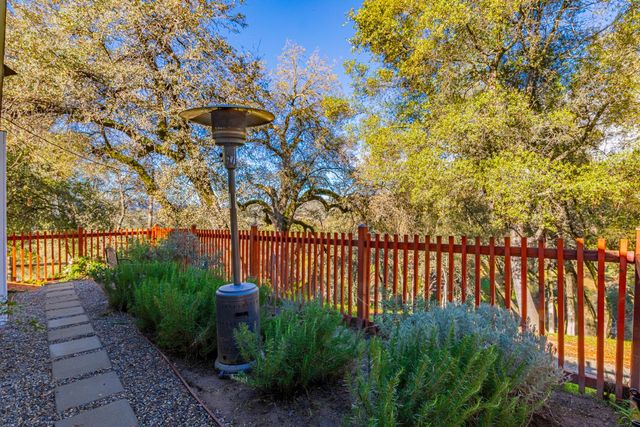 40733 Big Oak Flat Road N, Oakhurst, CA 93644
