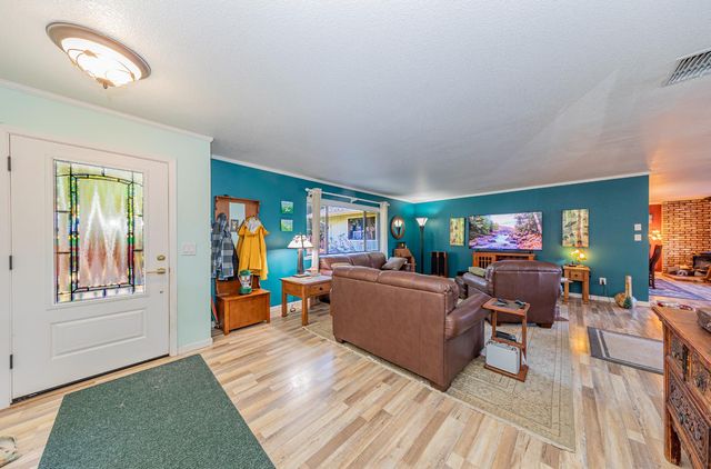 40733 Big Oak Flat Road N, Oakhurst, CA 93644