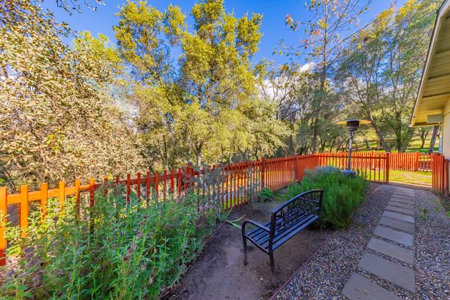 40733 Big Oak Flat Road N, Oakhurst, CA 93644