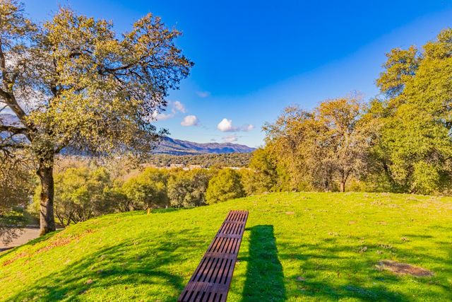 40733 Big Oak Flat Road N, Oakhurst, CA 93644