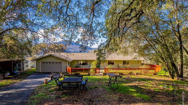 40733 Big Oak Flat Road N, Oakhurst, CA 93644