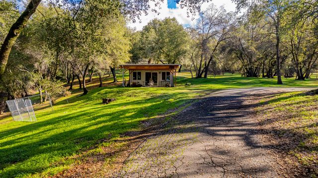 40733 Big Oak Flat Road N, Oakhurst, CA 93644