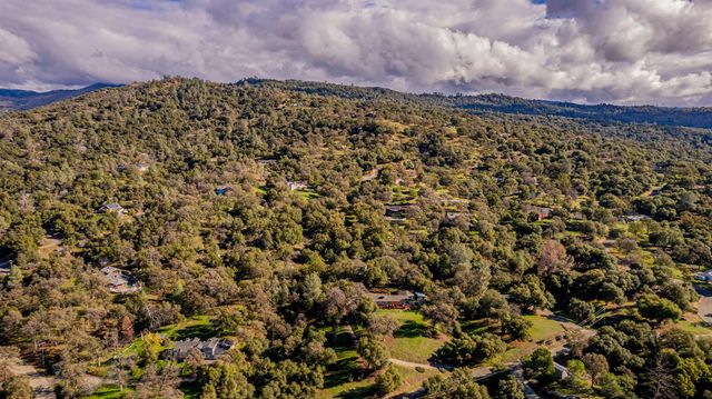 40733 Big Oak Flat Road N, Oakhurst, CA 93644