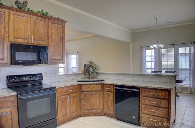 11906 E 99th Street North, Owasso, OK 74055