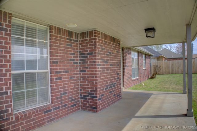 11906 E 99th Street North, Owasso, OK 74055