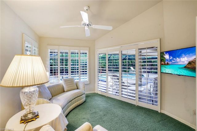 811 PITCH APPLE LN, Naples, FL 34108