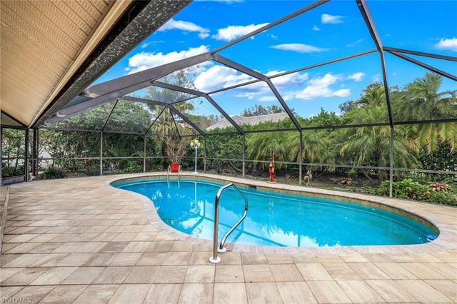 811 PITCH APPLE LN, Naples, FL 34108