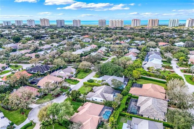 811 PITCH APPLE LN, Naples, FL 34108