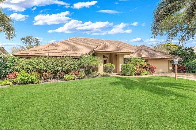 811 PITCH APPLE LN, Naples, FL 34108