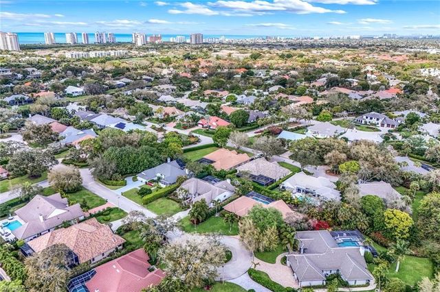 811 PITCH APPLE LN, Naples, FL 34108