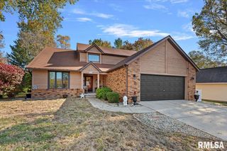 600 TECUMSEH Trail, Springfield, IL 62711