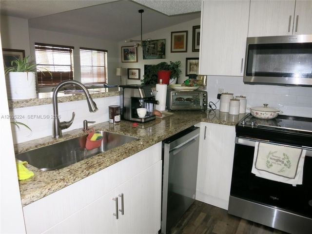 15060 SW 103rd Ter 6203, Miami, FL 33196