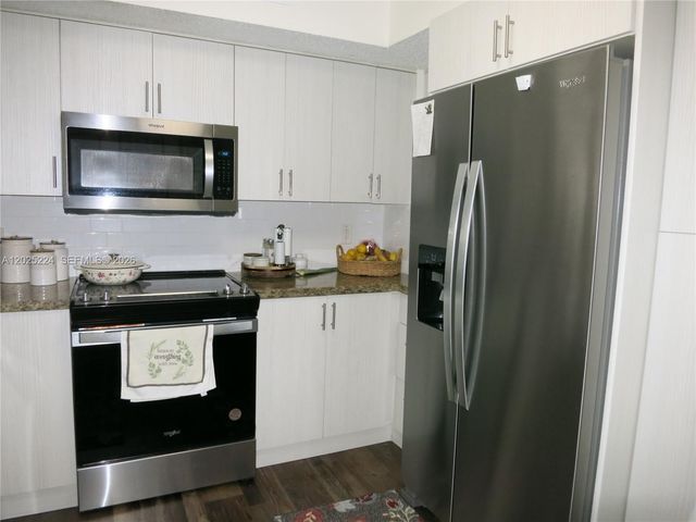 15060 SW 103rd Ter 6203, Miami, FL 33196