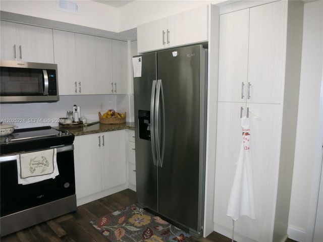 15060 SW 103rd Ter 6203, Miami, FL 33196