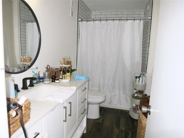 15060 SW 103rd Ter 6203, Miami, FL 33196