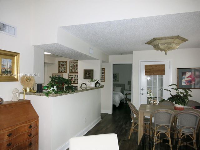15060 SW 103rd Ter 6203, Miami, FL 33196